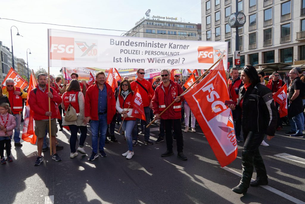 Maiaufmarsch 2023
Polizei
Karner
Personalmangel
Innenministerium